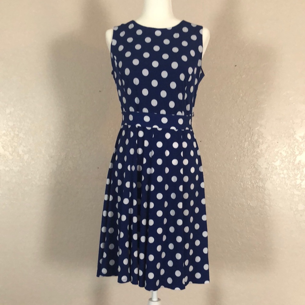 NWOT Ronni Nicole sleeveless dress. Sz10